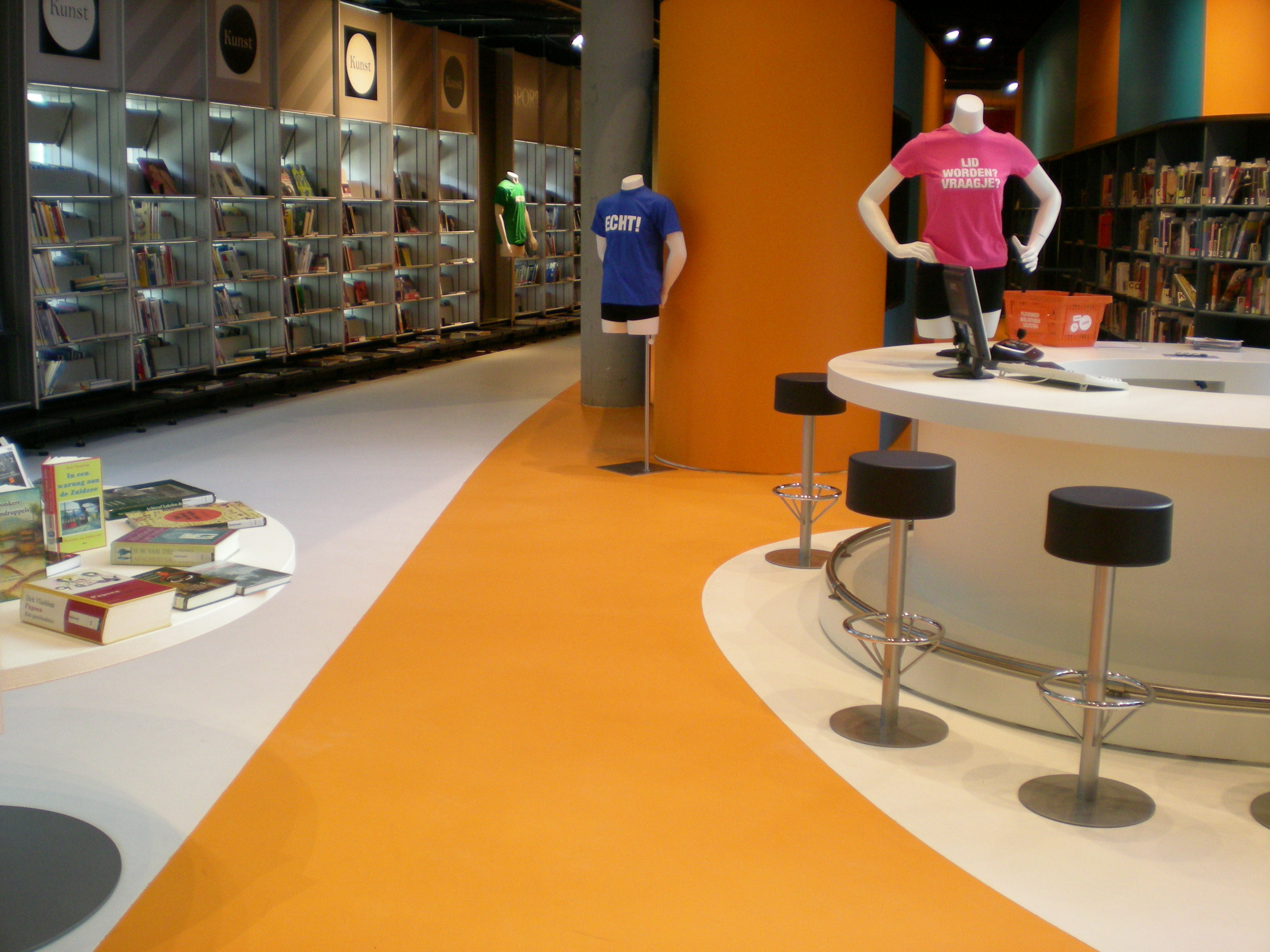 Sika ComfortFloor® orange and white floor in retail shop in Lelystad, Netherlands
